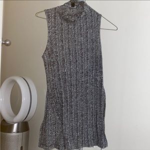 FOREVER 21 sleeveless mock sweater M